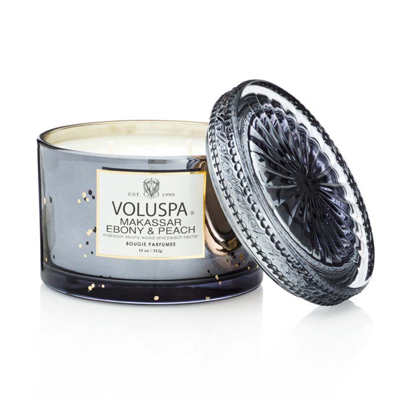 Аромасвеча Voluspa Черное дерево и персик в стеклянном подсвечнике с крышкой, Серебряный
Аромасвеча Voluspa Черное дерево и персик в стеклянном подсвечнике с крышкой, Серебряный