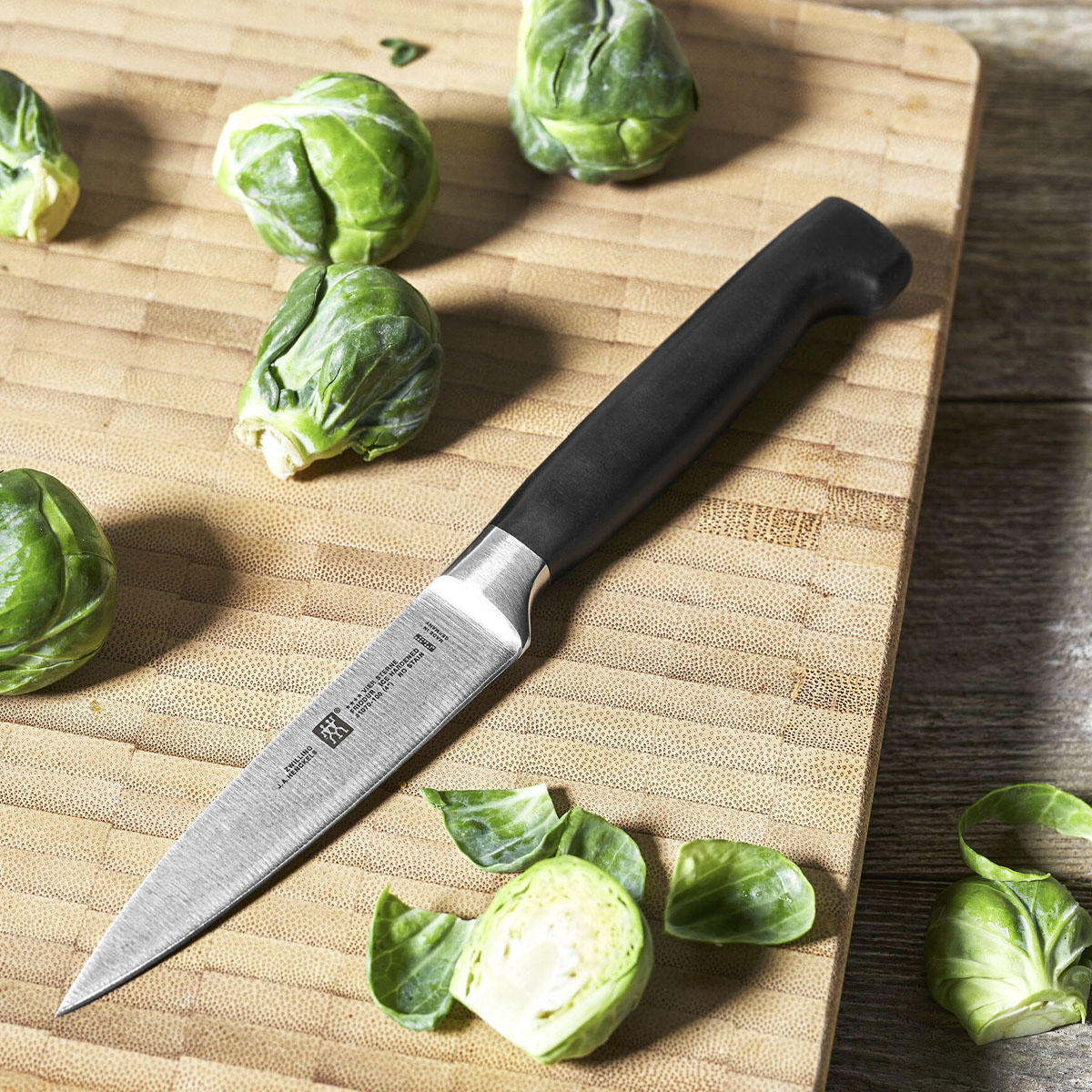 Нож для овощей и фруктов Zwilling Twin Four Star, лезвие 10см
Нож для овощей и фруктов Zwilling Twin Four Star, лезвие 10см