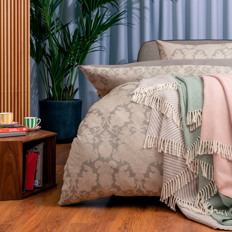 Комплект постельного белья семейный Lameirinho Beograd
Комплект постельного белья семейный Lameirinho Beograd