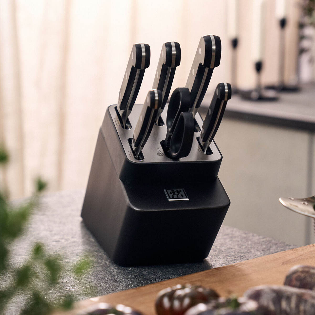 Набор ножей Zwilling Pro 7 предметов, с заточкой
Набор ножей Zwilling Pro 7 предметов, с заточкой