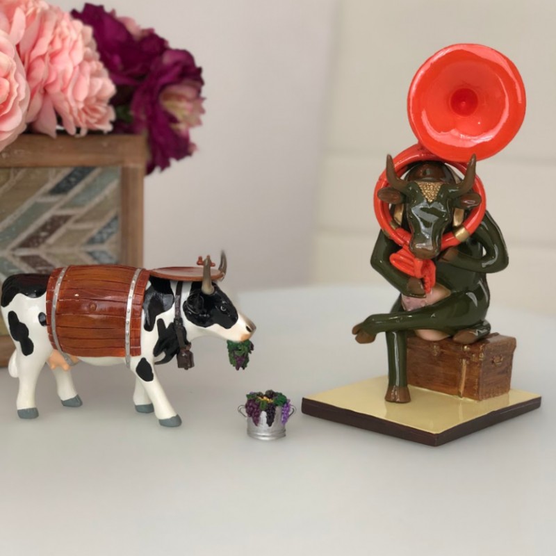 Коллекционная корова CowParade Josephine au Trombone Вид№5