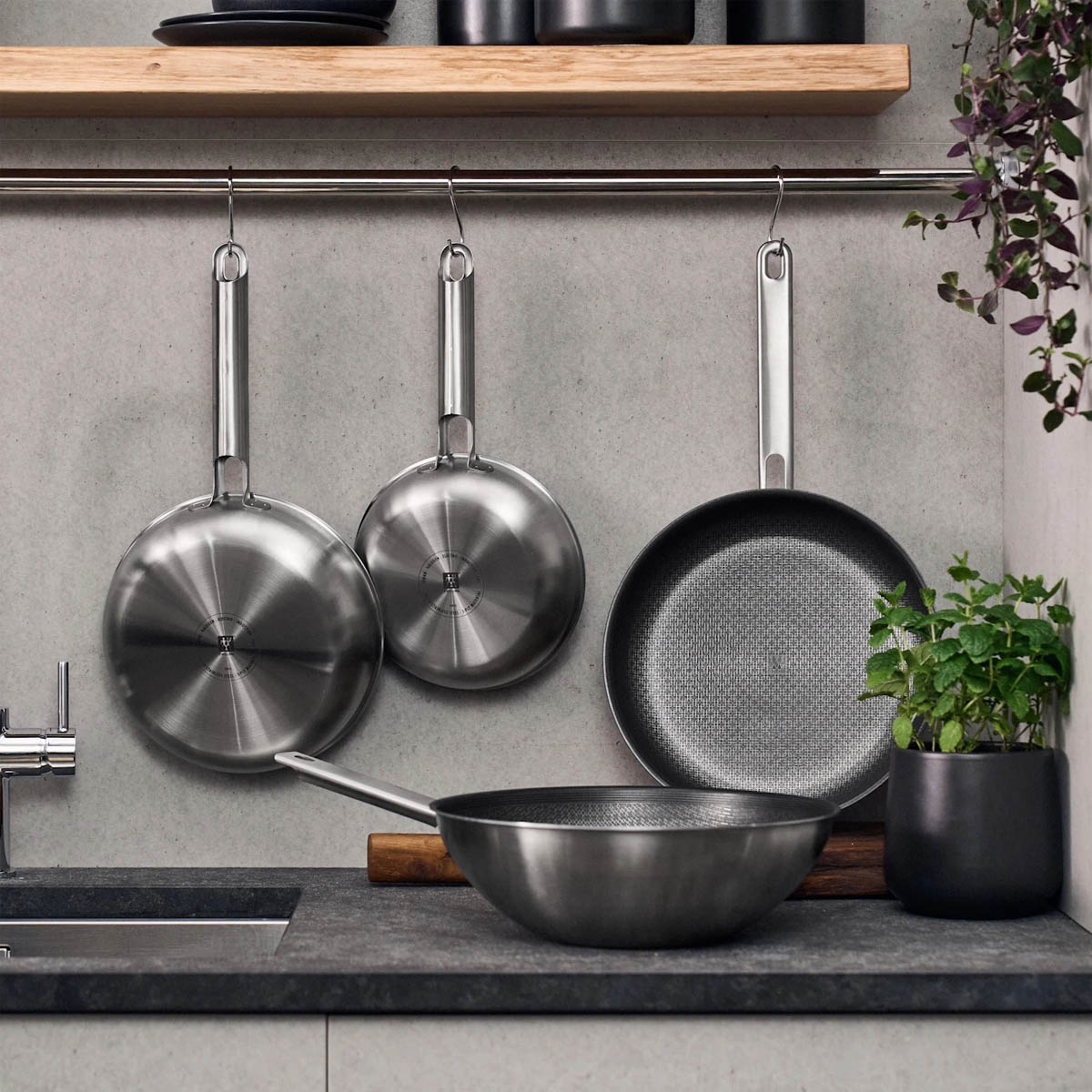 

Сковорода Zwilling Joy Plus 20см