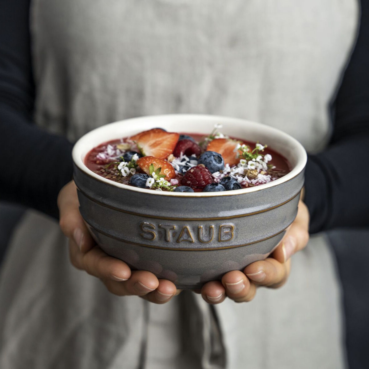 Миска Staub Ceramic 14см, цвет серый миска сервировочная staub ceramic 25см вишневый