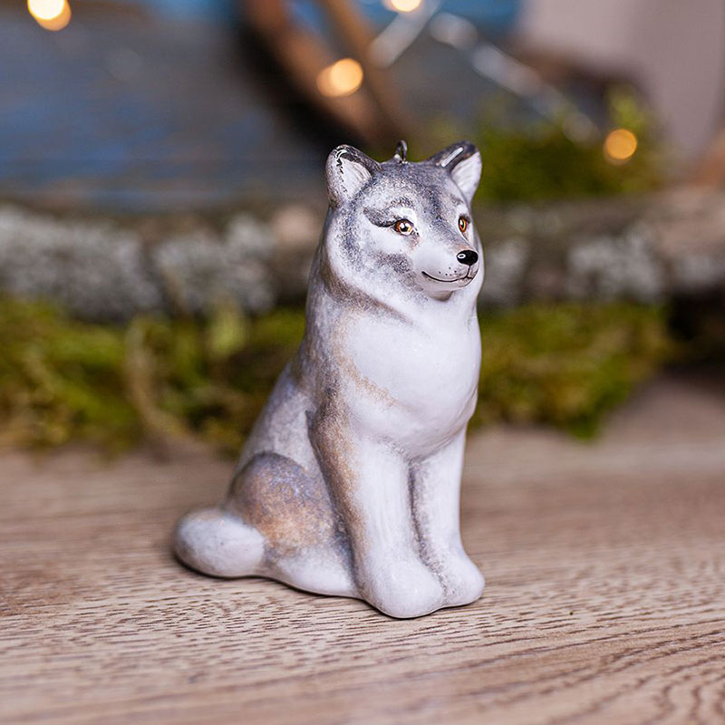 Купить игрушку ярославль. Елочная игрушка "волк". Волк из керамики. Игрушки на елку волк.