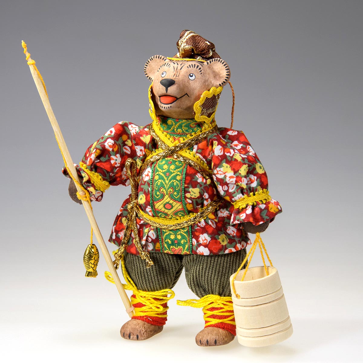 

Елочная игрушка Мануфактура подарков Медведь в колпаке с удочкой и ведром