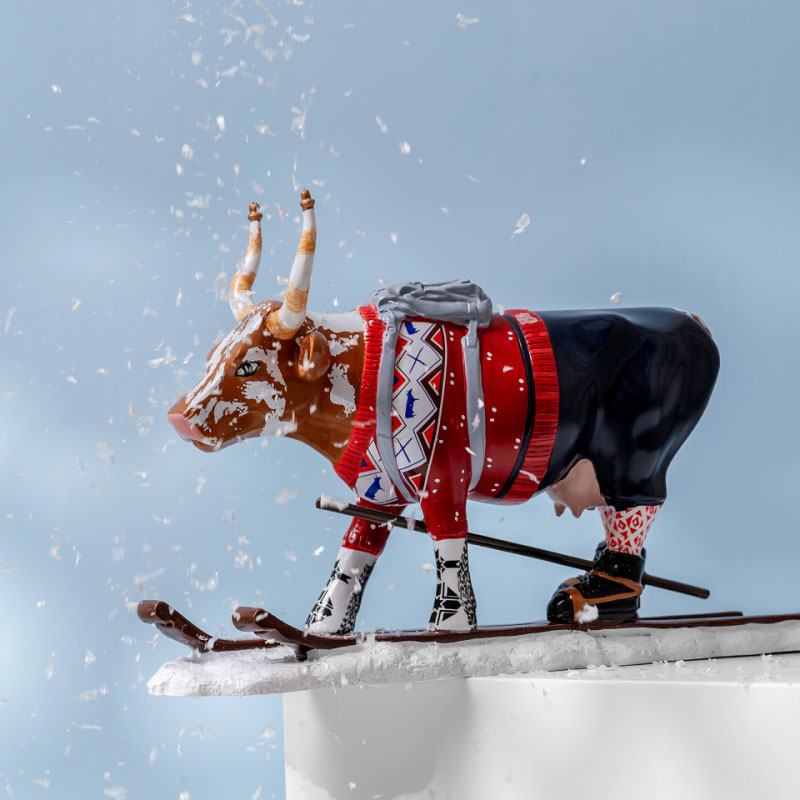 Коллекционная корова CowParade Russia The Ski Cow aka Loypelin Lauslam 9900₽