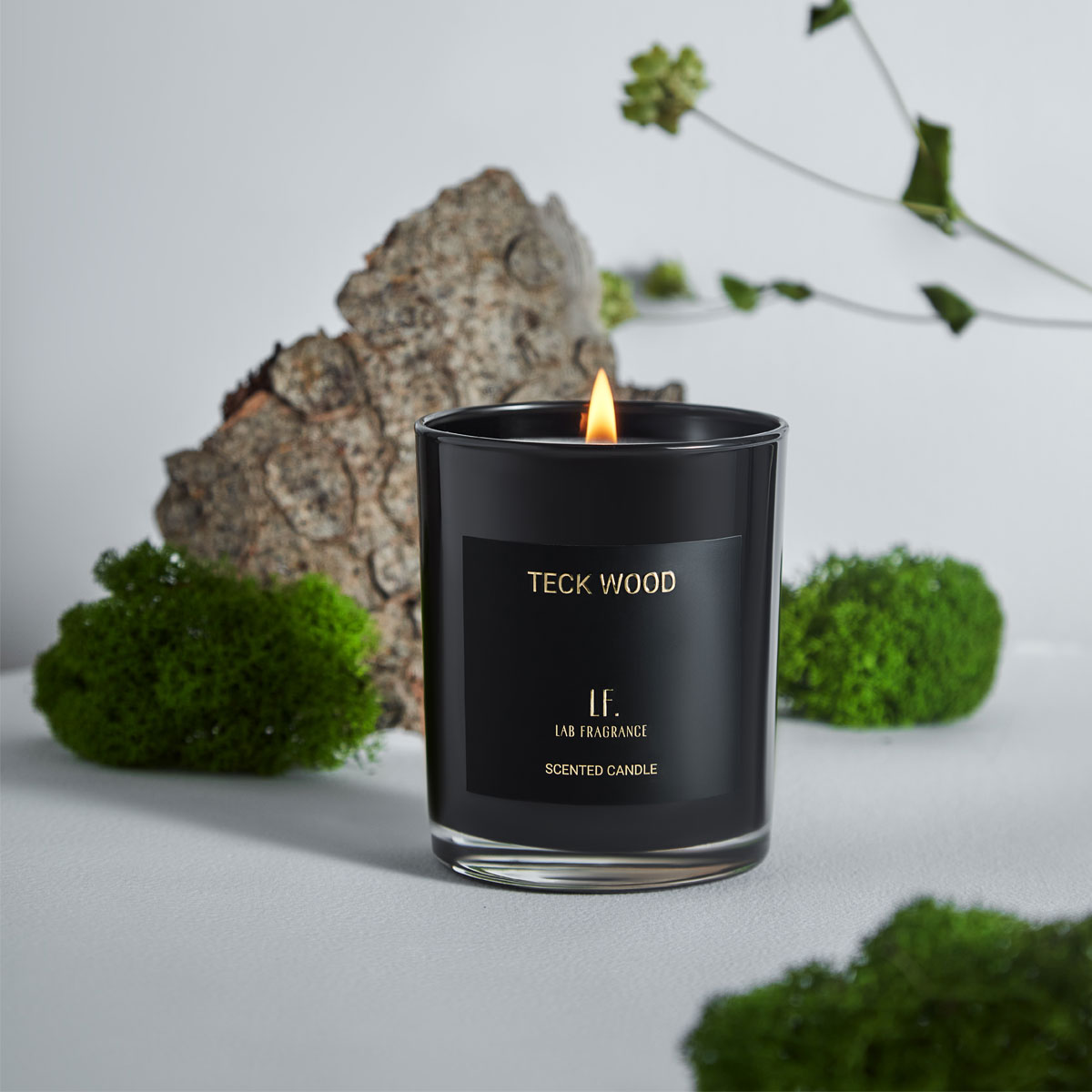 Свеча ароматическая в черном стекле Lab Fragrance Премиум. Тиковое Дерево ароматическая смесь натуральная для бани ванны лайм 100мл