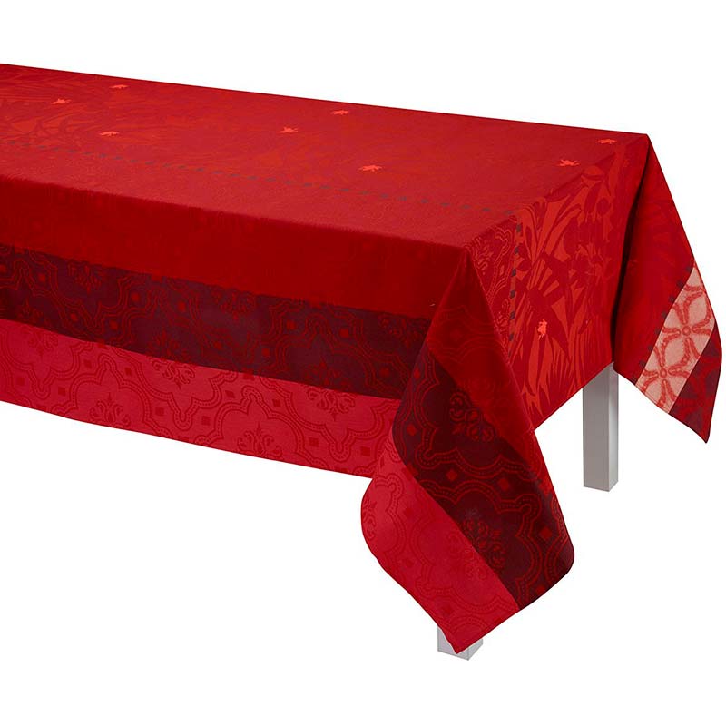 Скатерть Le Jacquard Francais Bahia квадратная, цвет красный скатерть блестящая 137 × 183 см красный
