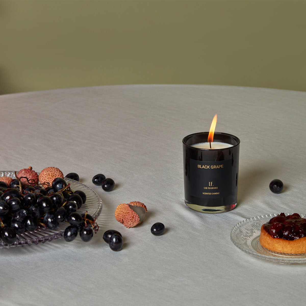 Свеча ароматическая в черном стекле Lab Fragrance Премиум. Черный Виноград виноград атос