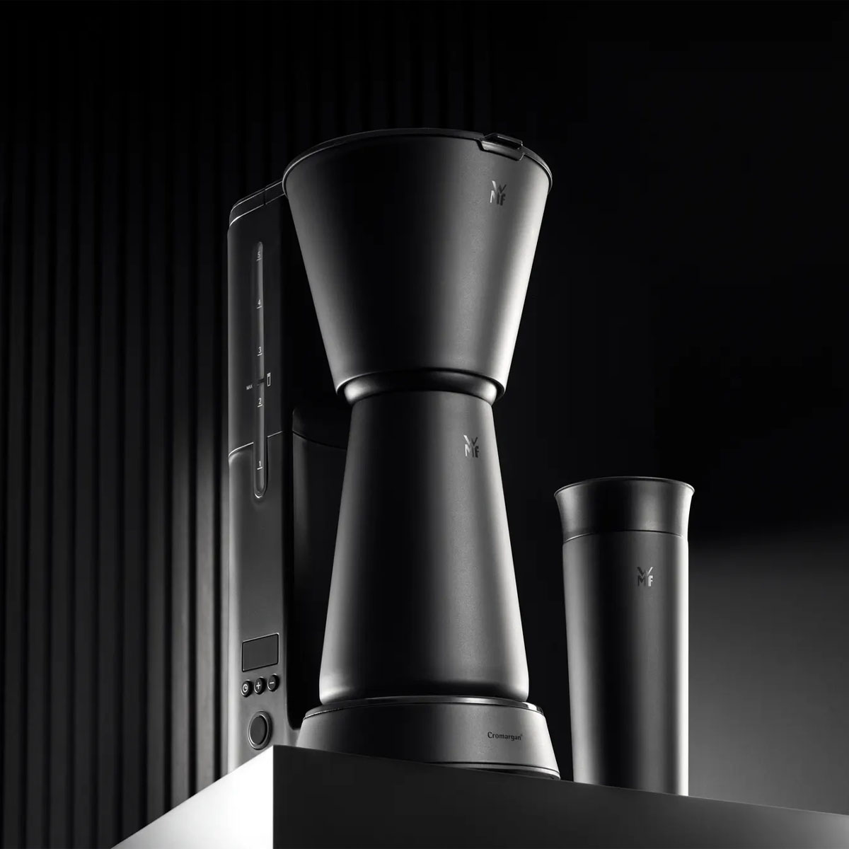 

Кофеварка капельная WMF Kitchenminis Deep Black