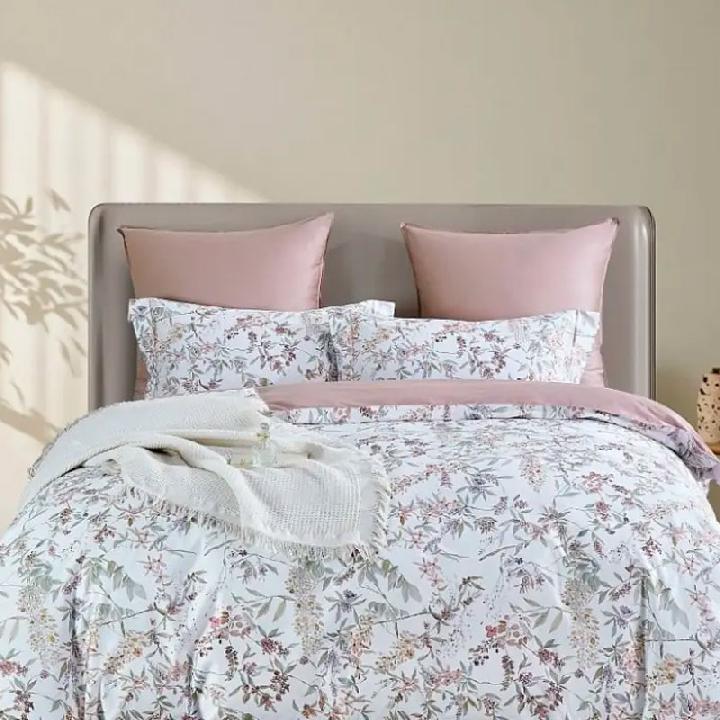 Комплект постельного белья евро Anabella Asabella, цветы на белом, простыня бежево-розовая