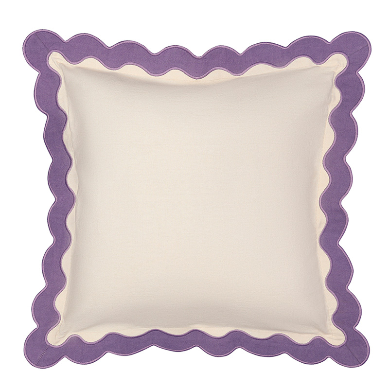 

Чехол на подушку Tkano Trendy Ruffles с контрастным кантом сиреневого цвета