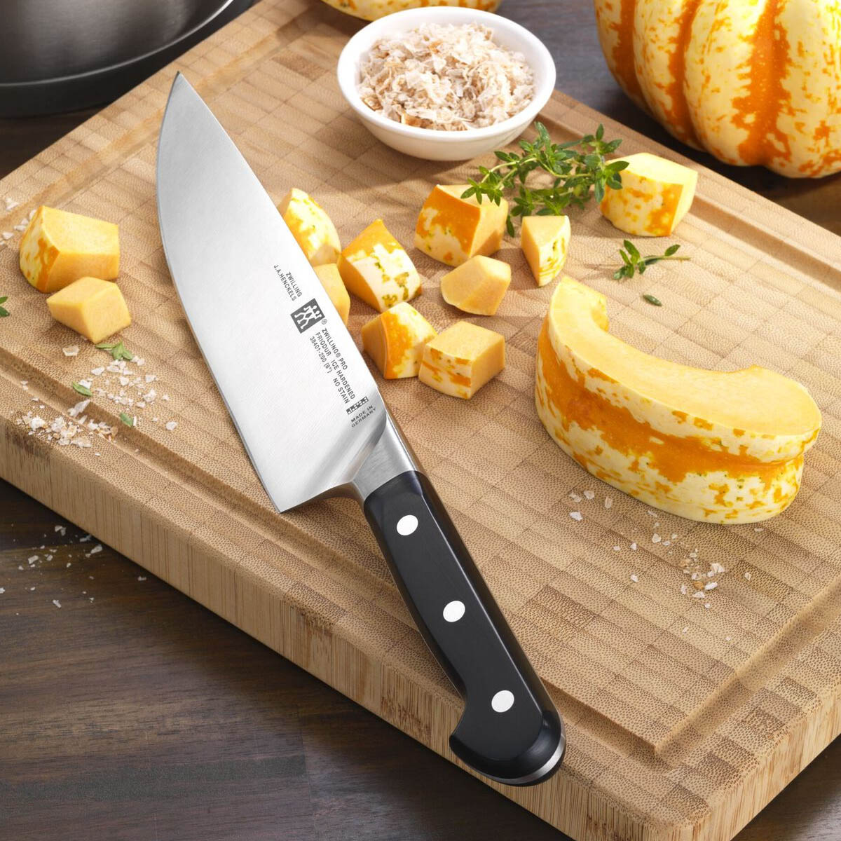 

Нож поварской Zwilling Pro, лезвие 20см