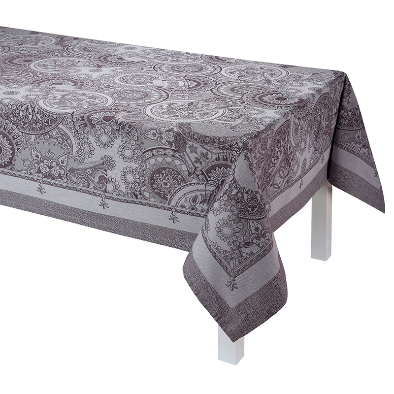

Скатерть Le Jacquard Francais Porcelaine, цвет серый