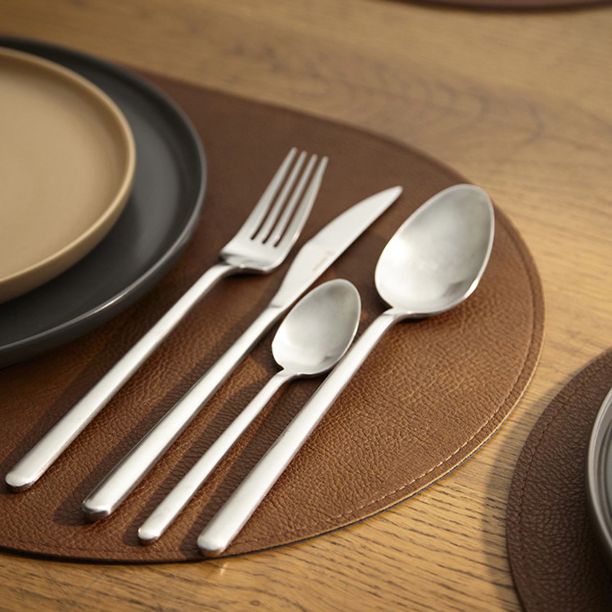 

Набор столовых приборов Liberty Jones Pure 16 предметов на 4 персоны, серебристый матовый