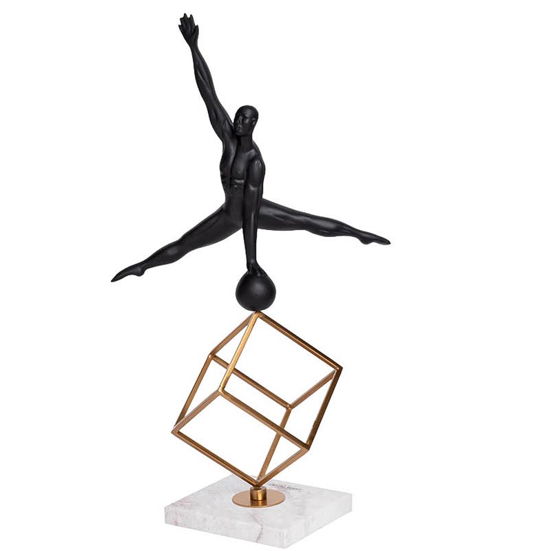 Статуэтка Гарда Декор Гимнаст на кубе-2