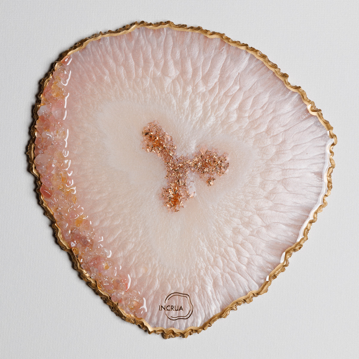 

Плато из эпоксидной смолы с натуральными камнями Incrua Розовый кварц, золото