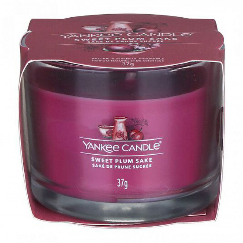 Свеча мини Yankee Candle Сливовый саке Yankee Candle 1632471E, цвет сиреневый - фото 1