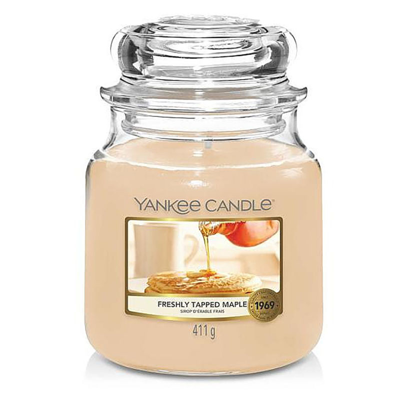 Свеча средняя в стеклянной банке Yankee Candle Свежий кленовый сироп свеча большая в стеклянной банке yankee candle свежий кленовый сироп