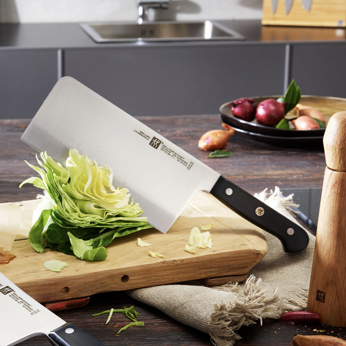 нож кухонный zwilling h31021 201 20 см Топорик кухонный Zwilling Gourmet 180мм