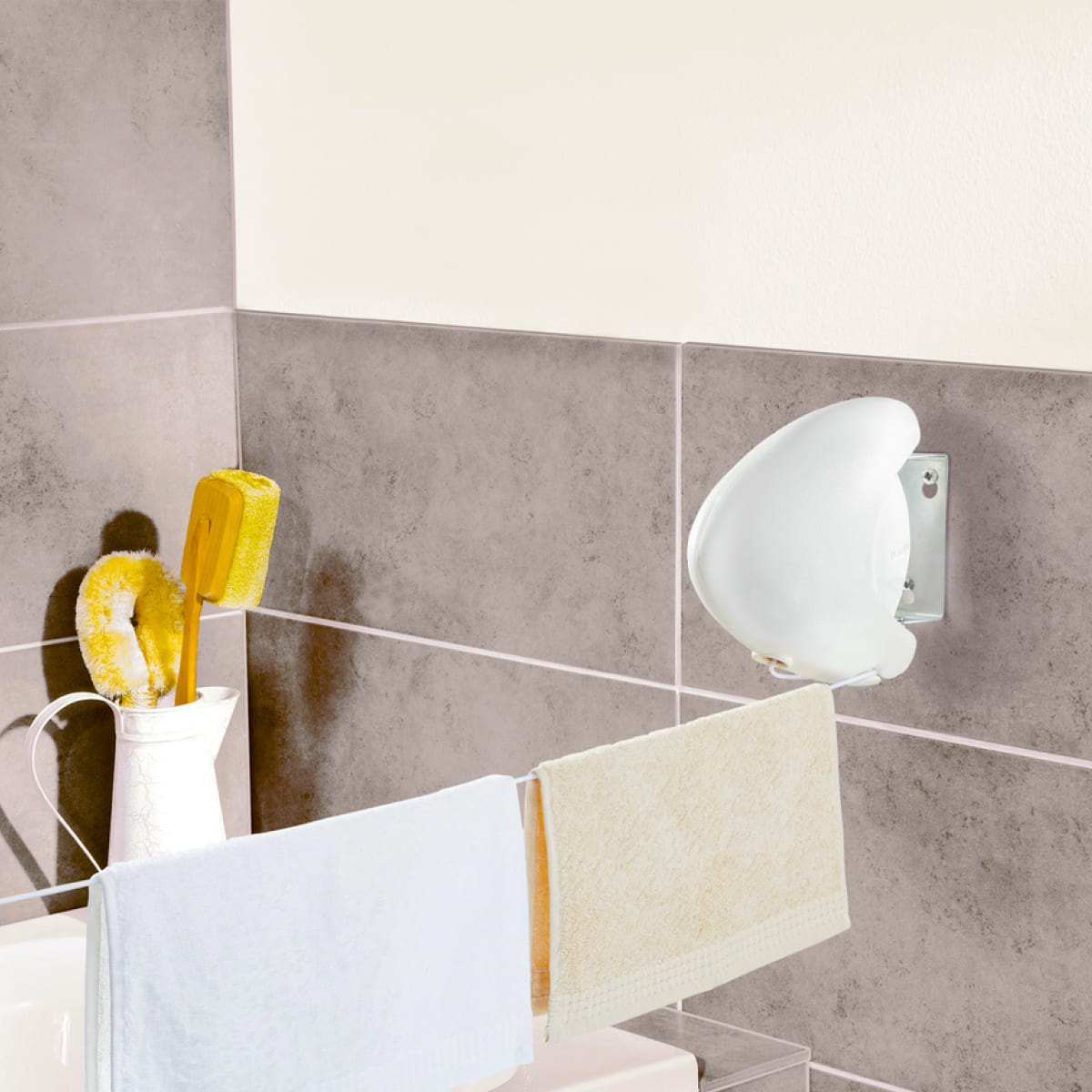 Сушилка настенная раздвижная Leifheit Rollfix Single Longline 2280₽