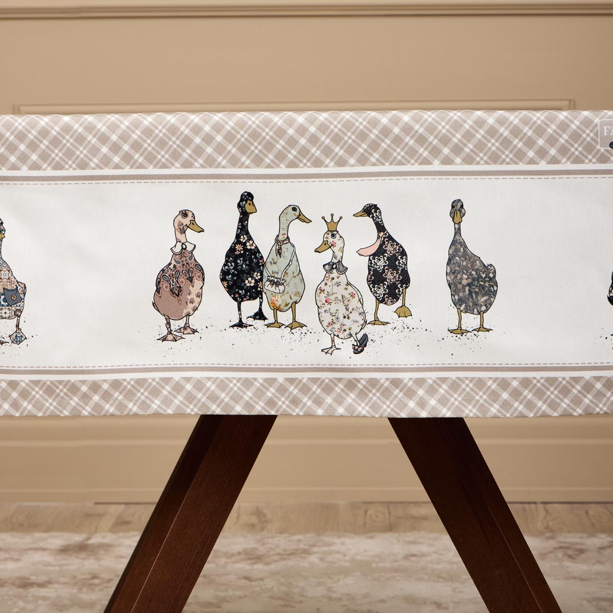 

Скатерть Santalino Family Farm 140х180см