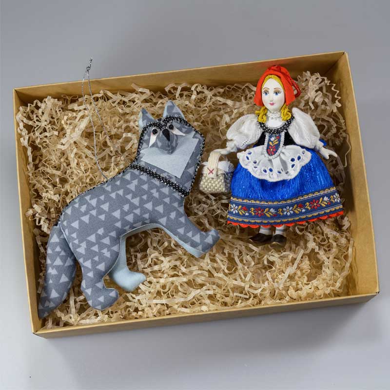 

Набор елочных украшений Мануфактура подарков Красная Шапочка и Серый Волк