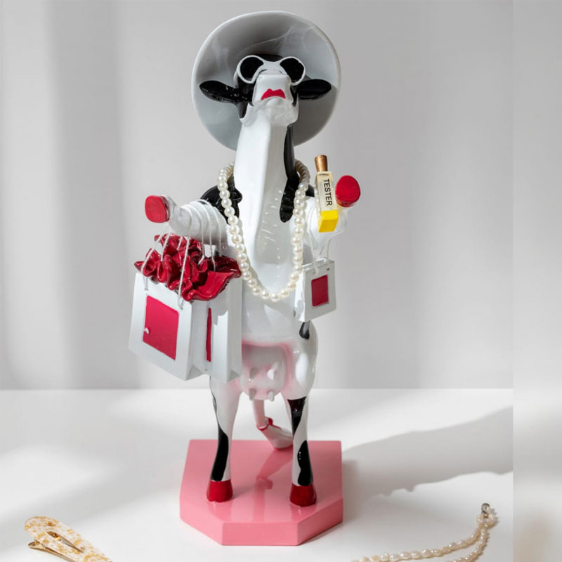 Коллекционная корова CowParade Russia Alphadite Goddess of Shopping