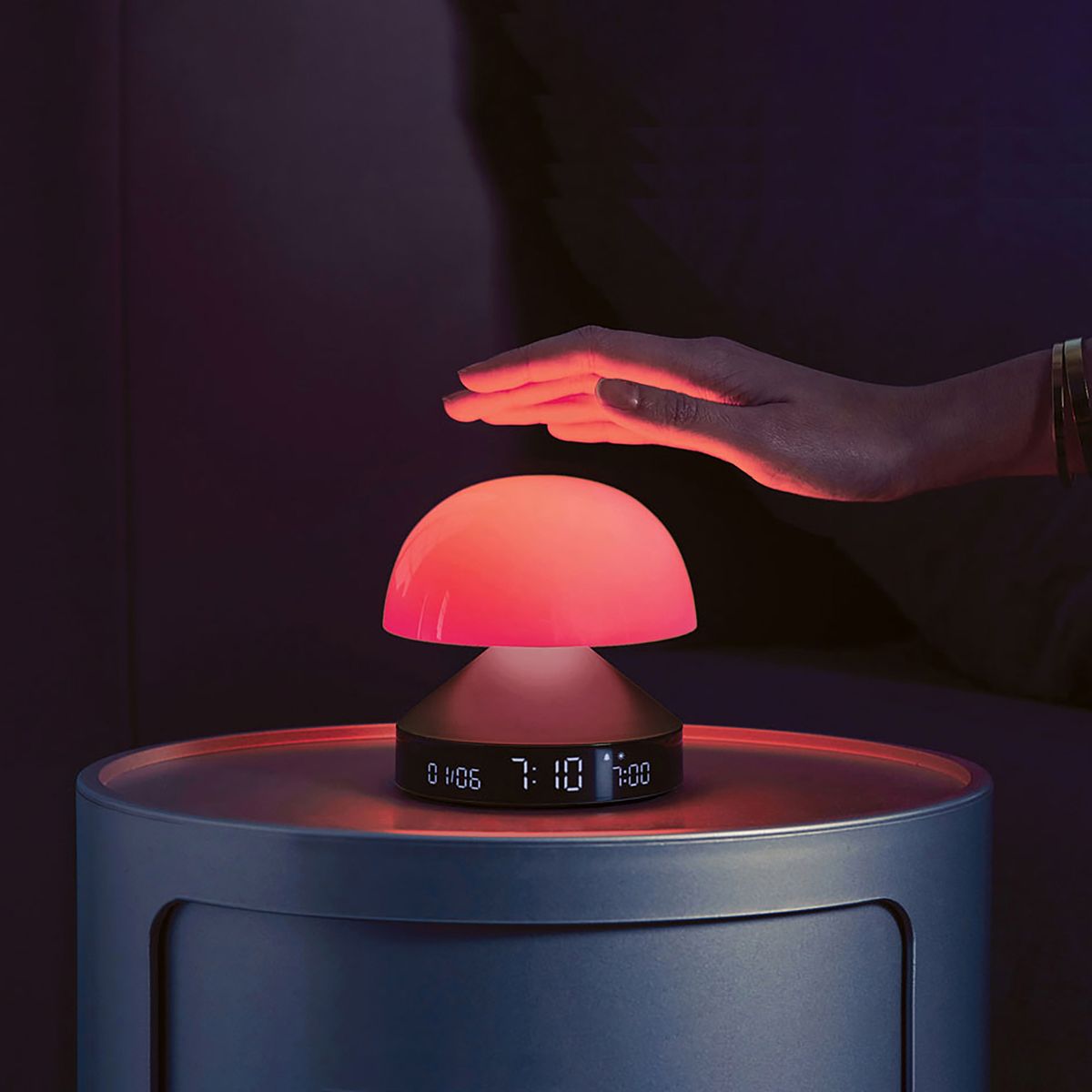 Светильник с часами и световым будильником Lexon Mina Sunrise