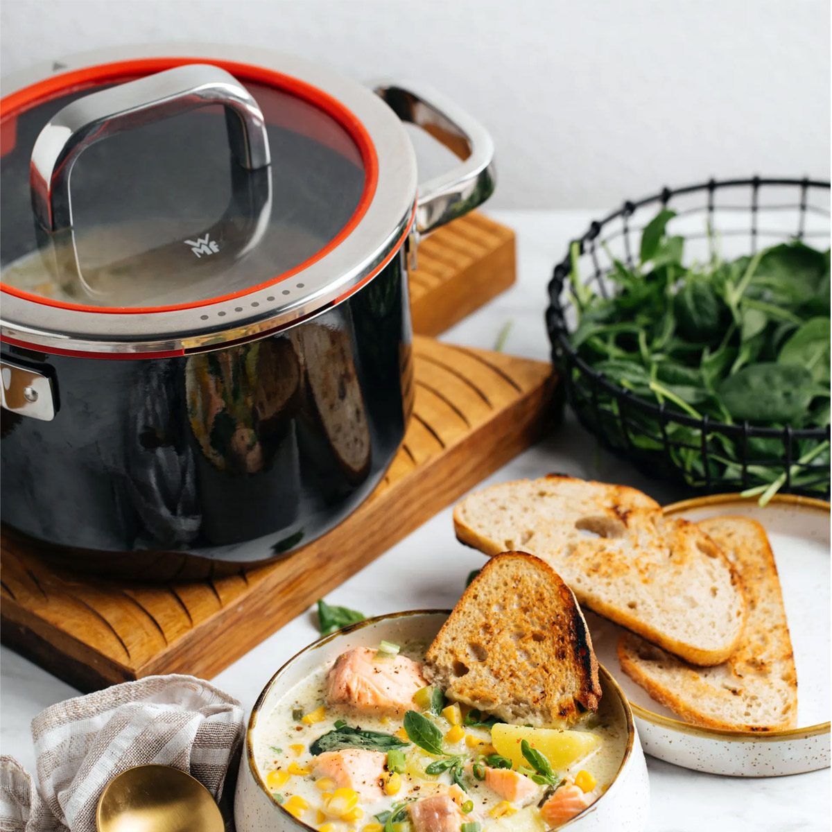 

Кастрюля WMF Fusiontec Functional 24см, Черный
