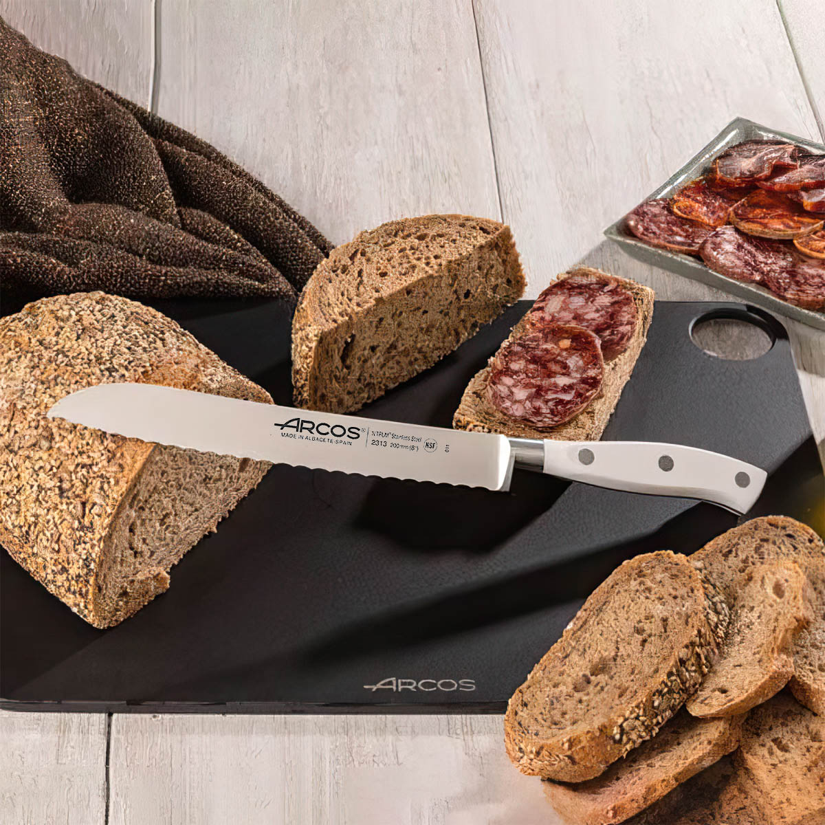 Нож для хлеба Arcos Riviera Blanca