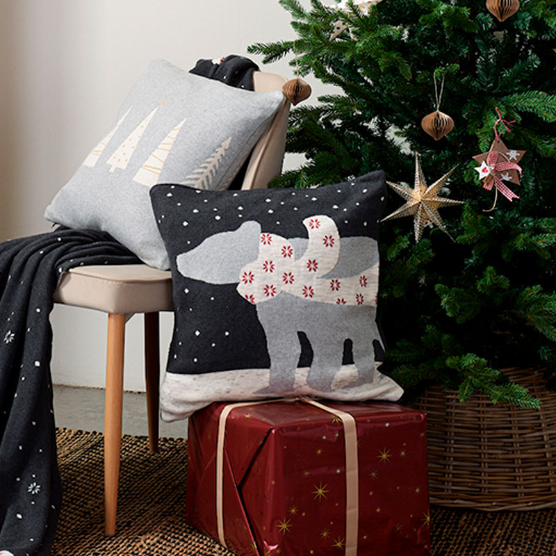 

Подушка вязаная Tkano New Year Essential Polar bear, Разноцветный
