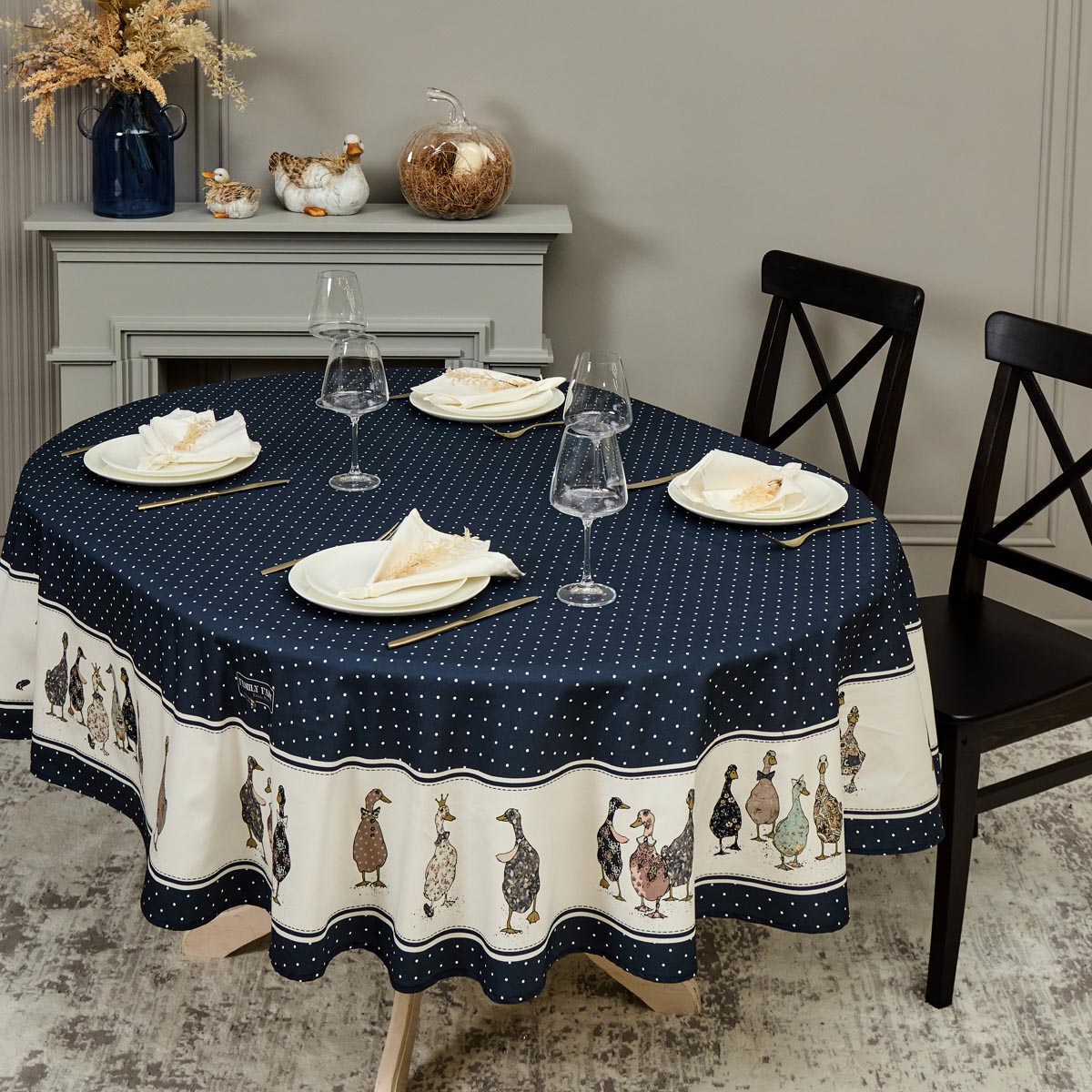 Скатерть овальная Santalino Family Farm 190х220см 2600₽