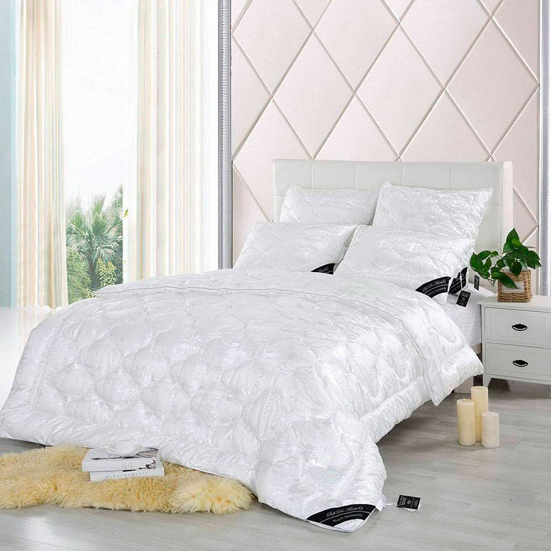 Одеяло 1,5-спальное Sofi de Marko Black Diamond 155x210см, цвет белый подушка 50х70 шелк в жаккардовом чехле sofi de marko b п 50х70