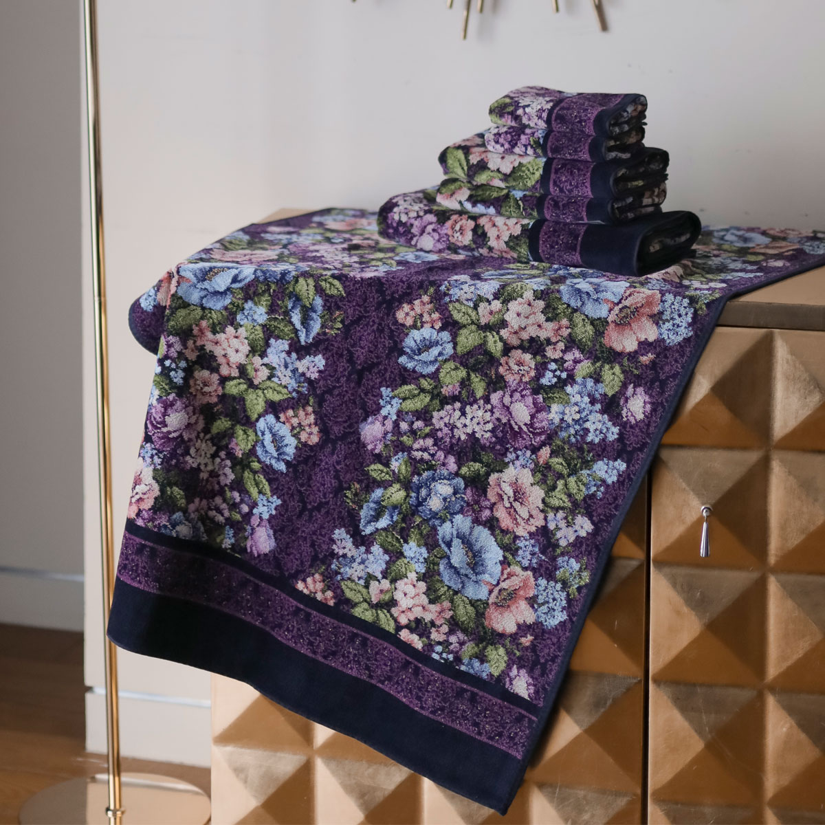 

Полотенце Feiler Anjelika 50x100см, цвет черничный