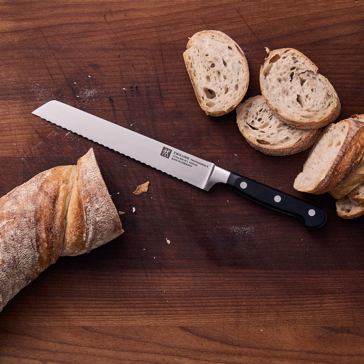 

Нож для хлеба Zwilling Professional S, лезвие 20см